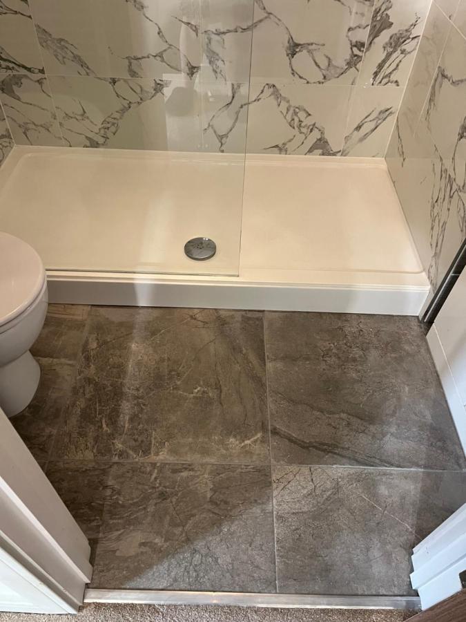 Private Room, Shared Bathroom With One Other, Tea And Coffee Making Facilities, Mini Fridge And Hairdryer, King Sized Bed With Help Yourself Continental Breakfast In Secluded Modern Property With Parking Bournemouth Exterior foto